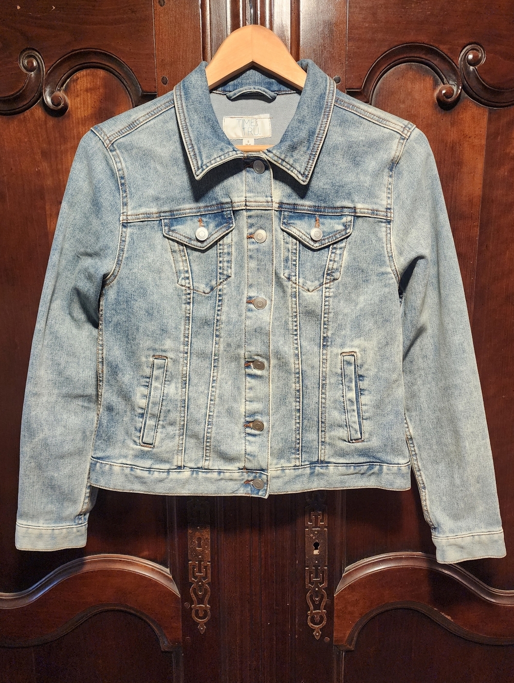 TIME AND TRU - Classic Washed Jean Jacket